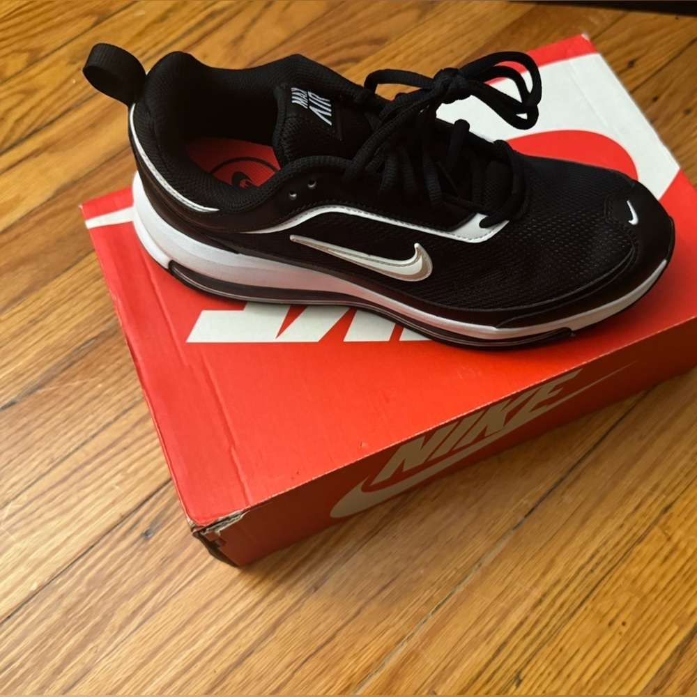 Nike Air Black and White Sneakers - Picture 2 of 5